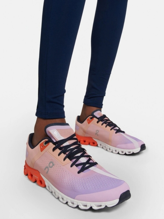 On Running Shoes - On Running Cloudflow 3 Sz 8 Travel Athleisure Dopamine Dressing Normcore